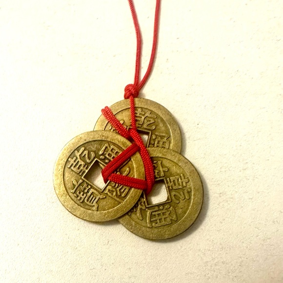 🎊 5 for $15 🛍 Bundle Sale! 300+ to choose from! Miscellaneous Jewelry Clothes - Picture 4 of 16